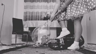 Mila - Back to the 50's - Fun with balloons & Lego (black&white)