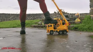 Mila - Massive toy destruction - Buffalo Plateau Boots (view02)