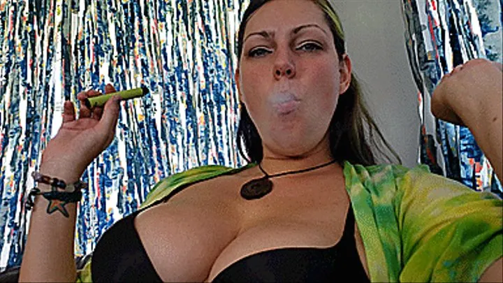 POV Smoking Fun With Your Sexy Amazon Girlfriend - PART 1: Tasty Vaping (4K - UHD MP4)