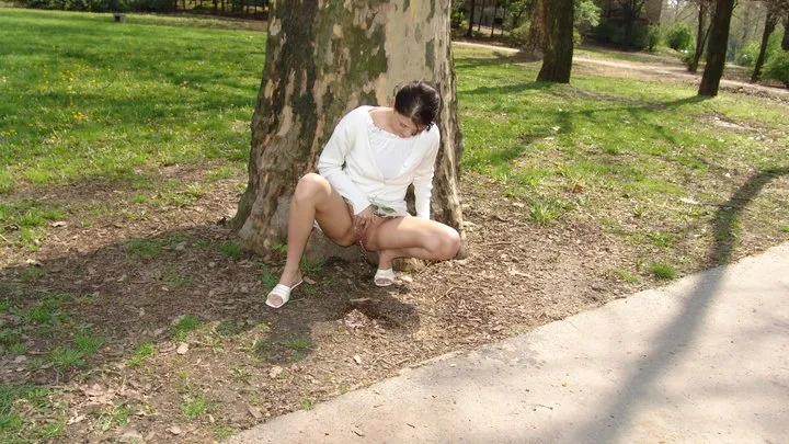 Veronica peeing in the park