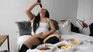 Bloated Breakfast Belly | Mochii Babii