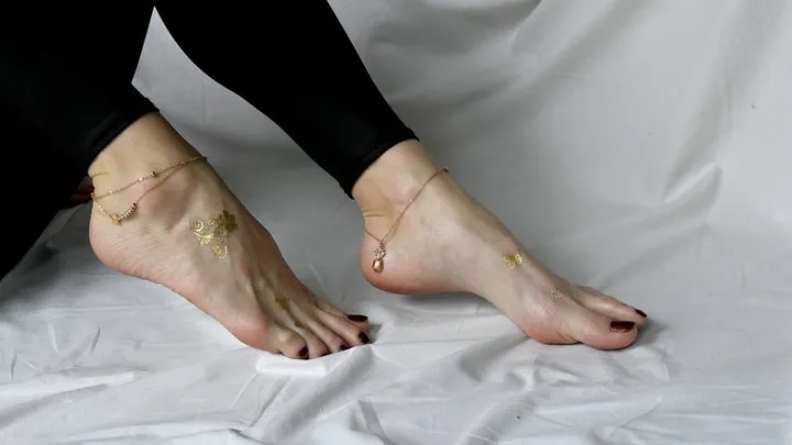 Gold-plated feet