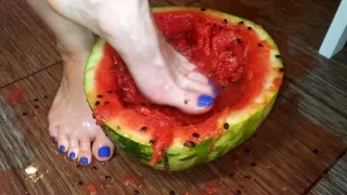 Squeeze watermelon with my toes