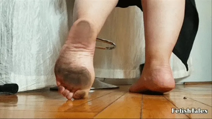 Miss Arzu dirty feet cleaning pt 1