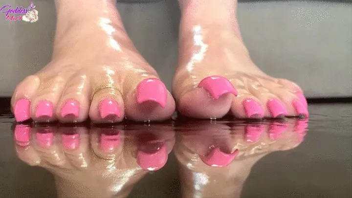 Pink oily Toes make you cum