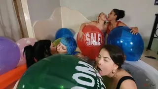 5 GIRLS DELICIOUS PARTY WITH BALLOONS AND LOTS OF HOT KISSES - NEW KC 2022 - CLIP 4