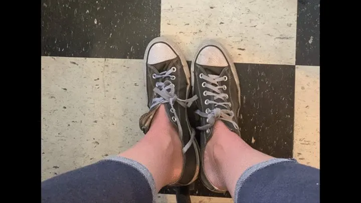 Candid Big Feet Pull Out of Stinky Chuck Taylors