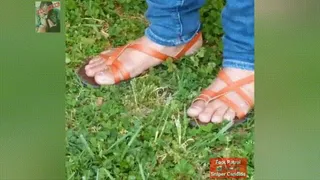 Outdoor Country Mature Latina Feet N Cute Personality Toes