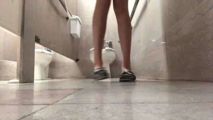 Naughty Pee Girl!