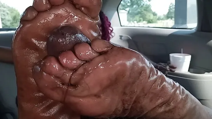 Imma sole fuck you with these big filthy oily soles till you bust hard between my toes