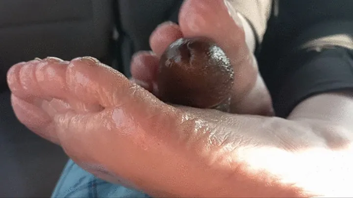 Lucky footjob handjob cumblast