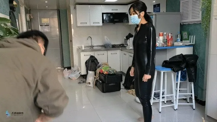 Girl in black gel coat experiences orgasm in full body bondage(Chinese model XiaoAn)