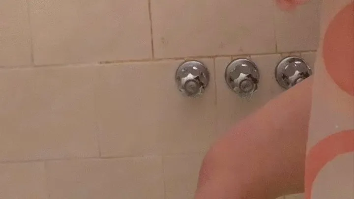 Smoking fetish sensual bath tub jerk off