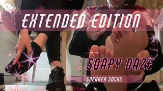 Extended Edition: Sneaker socks, taking off my black sneakers