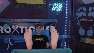 Skyler Ray : "Just The Feet"