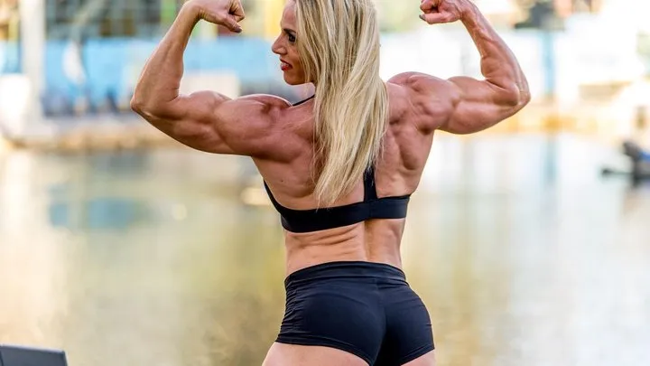 Ultra-Ripped Blonde Muscle - Dana Shemesh at Union Station 2019