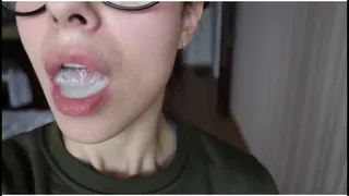 Blowjob in glasses with long closeup cumplay