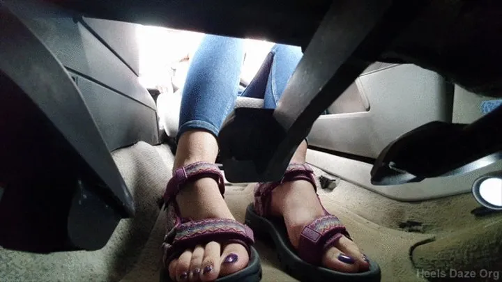 Pedal Pumping #33 VIEW UNDER PEDAL Purple Sandals