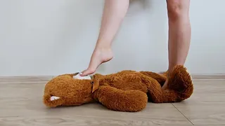 Big Teddy Bear Trample Barefoot