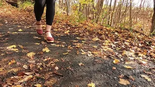 Spontaneous crushing during a walk in the forest with my beautiful Hasbeens