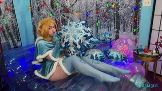 Winter Zelda Blows Up Beautiful Snowflake Mylar Balloons