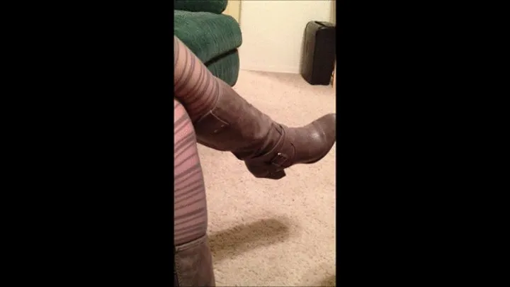 Deb Exposing Textured Pantyhose Tops With Crossed Legs in Gray Worthington Boots