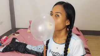 Sexy Cherrleader Camylle Blows Bubblegum Bubbles Until They POP In Her Face