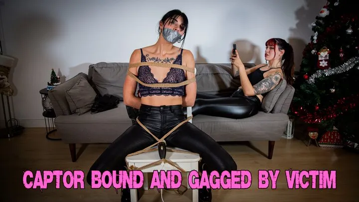 Captor Bound and Gagged by Victim - Spanish