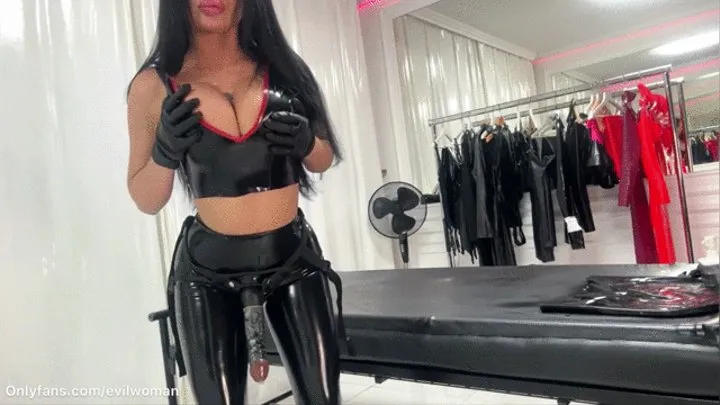 EvilWoman: Strapon fucking in latex leggings and bra