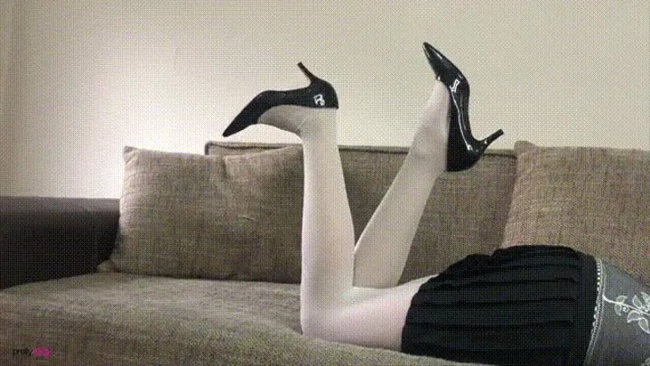 WHITE NYLONS PANTYHOSE AND HIGH HEELS SHOEPLAY