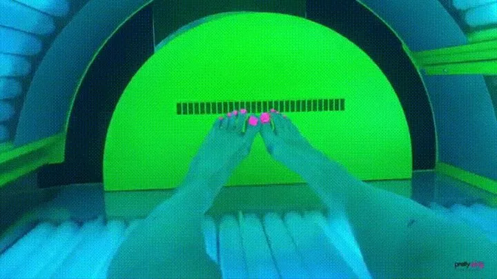 TANNING SALON CANDID FEET TEASE DAY 4