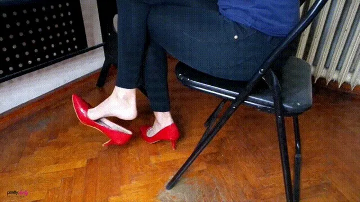 CANDID SHOEPLAY IN RED HIGH HEELS