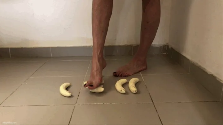 FEET BANANA CRUSH BAREFOOT