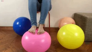 POPPING AND SCRATCHING BIG BALLOONS WITH MY TOENAILS **CUSTOM CLIP**