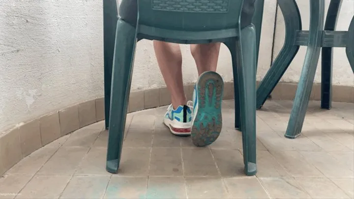 TWO GIRLS IN STINKY NIKE SNEAKERS SHOEPLAY UNDER THE CHAIR (LONG VERSION)