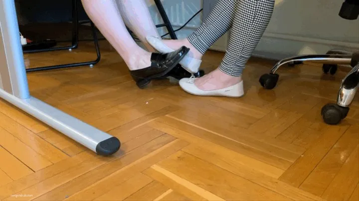 MEETING IS LATE? A CHANCE FOR HOT FOOTSIE UNDER OFFICE TABLE