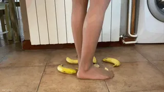 PANTYHOSE FEET CRUSH BANANA