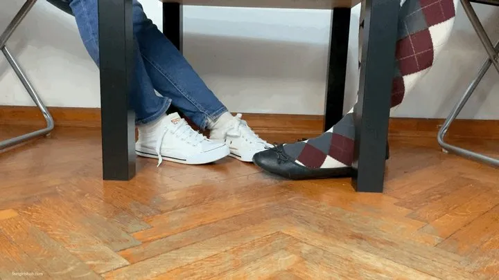 2 HOT STUDENTS FOOTSIE PLAY UNDER SCHOOL DESK