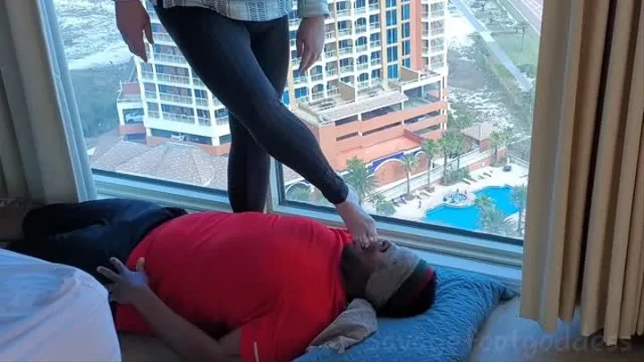 FOOT WORSHIP AND GAG ON 21ST FLOOR