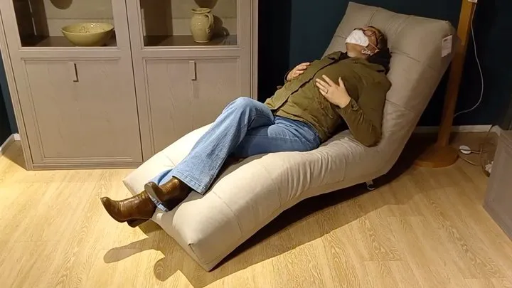 Risky public crossed legs orgasm in a furniture store