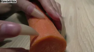 Clawing carrot
