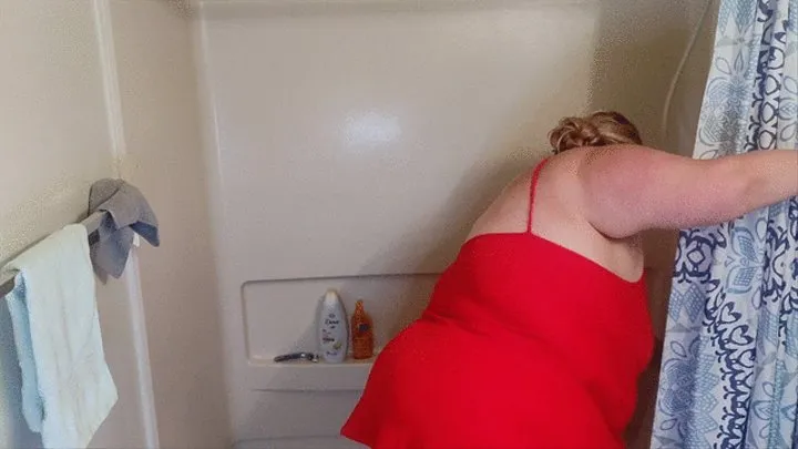 SSBBW washes and towel dries every roll