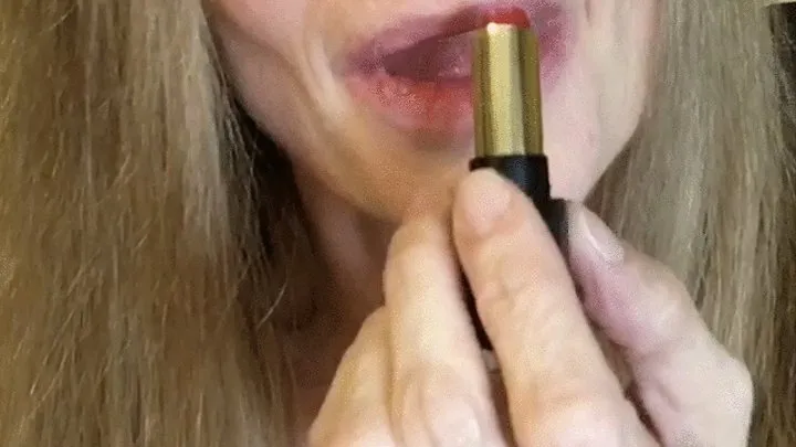 RED LIPS SUCKING