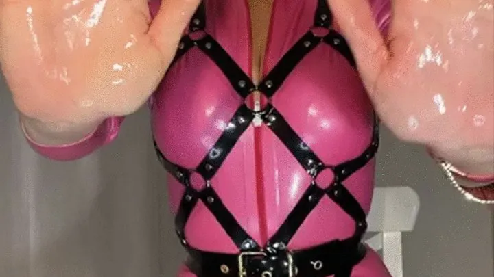 Oil my body in latex POV