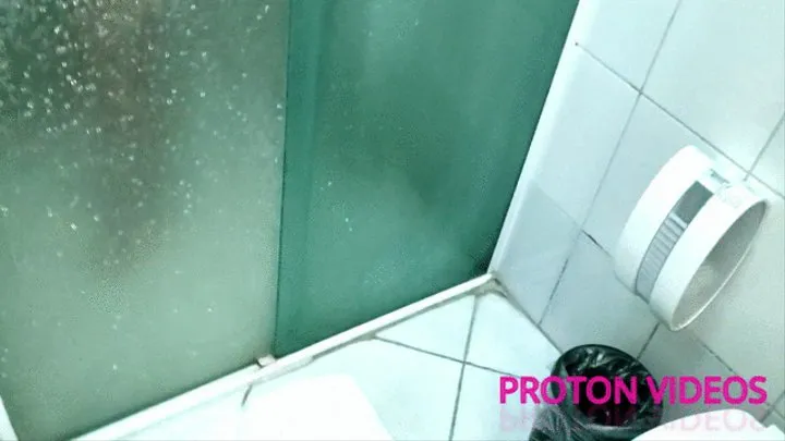 Backstage shower with the fitness milf - short economic version