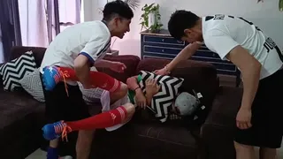 COSQUILLAS A CARLO DESPUES DEL FUTBOL