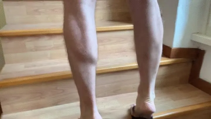 admire my calves as I climb the stairs - ammira i miei polpacci mentre salgo le scale