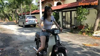 truc-quynh with honda dream