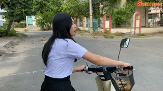 Beauty Trinh play with Honda Cub 2