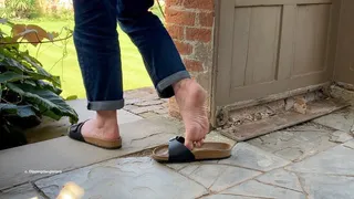 Dipping and Extreme Dangling Shoeplay at English Country House
